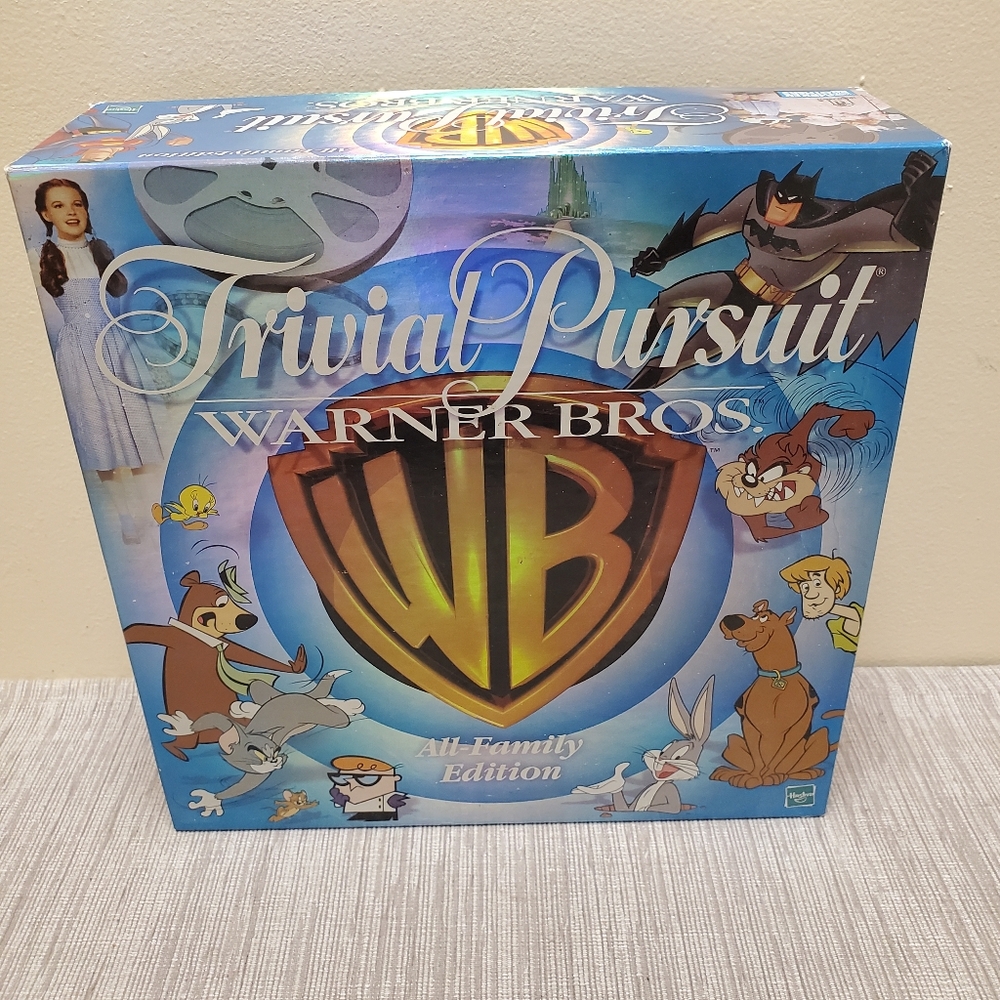 Trivial Pursuit Warner Bros Hasbro All Family Edition Board Game Complete 1999